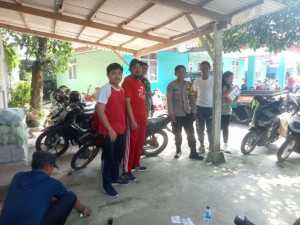 Bhabinkamtibmas Polsek Parung Jalin Kedekatan dengan Masyarakat Desa Binaan