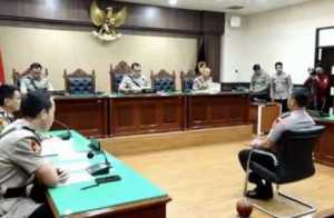 Kompol Cosmas Minta Maaf Sambil Terisak: Hanya Jalankan Tugas