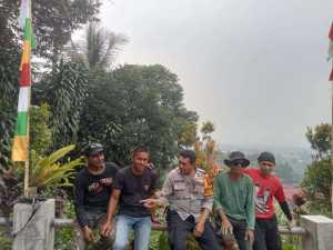Bhabinkamtibmas polsek ciawi polres bogor giat sambang warga jaga kamtibmas tetap kondusif