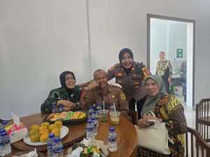 Kapolsek Dramaga Bersama Muspika Kecamatan Dramaga Kecamatan Ciomas Dan Kecamatan Tamansari Gerebek Ke Koramil 0621-27 Tamansari Dalam Rangka Dirgahayu  TNI Ke 80