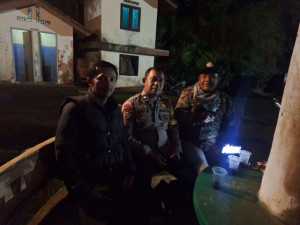 Bhabinkamtibmas Polsek Cisarua Polres Bogor Kontrol Pos Kamling dan Sampaikan Pesan Kamtibmas