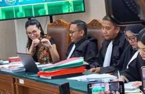 Nikita Mirzani Dituntut 11 Tahun Penjara dan Denda Rp2 Miliar