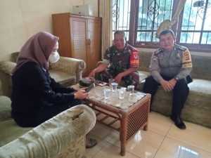 Bhabinkamtibmas Polsek Cijeruk Sambang Warga, Pererat Kedekatan Dan Cegah Gangguan Kamtibmas