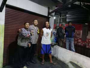 Bhabinkamtibmas Polsek Cisarua Polres Bogor kontrol siskamling dan sampaikan pesan kamtibmas