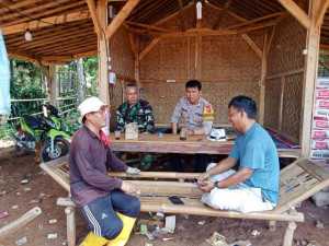 Bhabinkamtibmas Polsek Tanjungsari Sambang Warga, Sampaikan Himbauan Kamtibmas