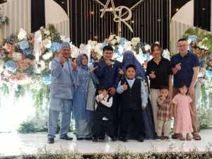 Keluarga Besar H Aang  Gelar Resepsi Pernikahan Putrinya di Convention Hotel 