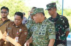 Perkuat Kekuatan Militer Kalimantan Tengah, Kasdim Palangka Raya Dampingi Pangdam XXII Tambun Bungai Tinjau Lokasi Pembangunan Resimen Induk