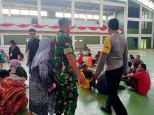 Sinergitas TNI-POLRI Bhabinkamtibmas Polsek Parung dan Babinsa Koramil 0621/22 Beri Himbauan Kamtibmas kepada Warga