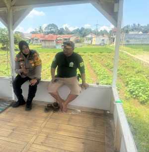 Kapolsek Dramaga Laksanakan Door To Door  Program Jumat Curhat, Dengarkan Aduan Keluh Kesah Warga Masyarakat Kecamatan Dramaga