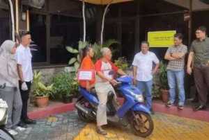 Rekonstruksi Kasus Istri Potong Alat Vital Suami hingga Tewas di Jakbar