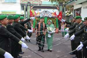 Sambut Pejabat Dandim Baru, Kodim Palangka Raya Gelar Tradisi Satuan