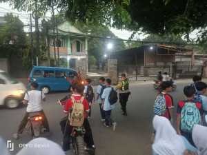 Bhabinkamtibmas Desa Gandoang Polsek Cileungsi Lakukan Sambang Warga, Ajak Masyarakat Jaga Kamtibmas