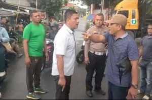 Blokade jalan, Wakil Ketua DPRD Karawang dari PKS adu mulut dengan warga