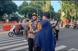 Dukung Patroli Mojang Lodaya Kapolda Jabar, Polwan Polres Bogor Sapa Warga Saat Uji Coba Car Free Day di Jalan Tegar Beriman