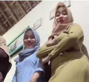 Emak-emak joget saat lagu Indonesia Raya, netizen geram!