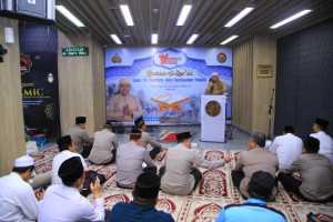 Wujud Peduli Sesama, Humas Polri Berikan Tali Asih Kepada 100 Anak Yatim pada Khatanan HUT Ke-74