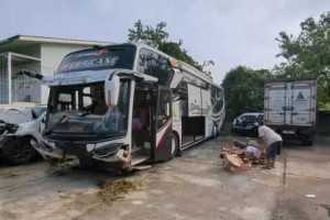 Ibu dan anak asal Pati jadi korban Bus Haryanto terguling di Tol Semarang-Batang