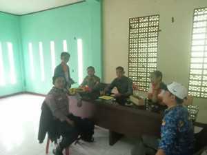 Bhabinkamtibmas Polsek Parung Jalin Kedekatan dengan Warga Desa Binaan, Ajak Cegah Tawuran dan Gangster