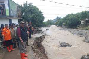 Bupati Sukabumi Tinjau Langsung Lokasi Terdampak Banjir Bandang di Kecamatan Cisolok