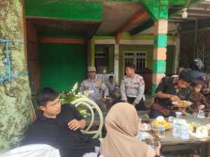 Bhabinkamtibmas Polsek Leuwiliang Sambangi Warga Desa Karehkel, Sampaikan Himbauan Kamtibmas