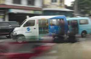 Dihadang angkot dan jalur ditutup, Mikrotrans JAK41 dihentikan sementara