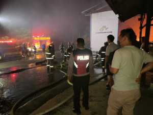 Polisi Selidiki Pabrik Tekstil di Cikancung Bandung Yang Terbakar