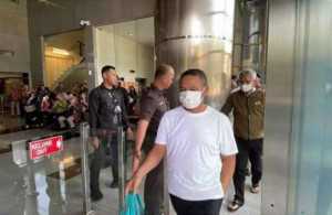 OTT Gubernur Riau, KPK: Ada dua kloter pagi dan siang yang dibawa ke KPK