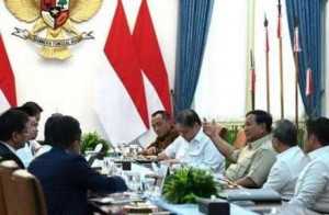 Panggil para menteri, Prabowo minta momentum pertumbuhan ekonomi 5% tetap terjaga