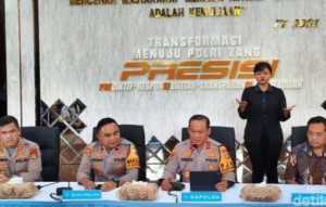 Penahanan Roy Suryo dkk, polisi tunggu hasil pemeriksaan tersangka