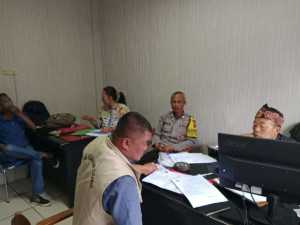 Bhabinkamtibmas Kelurahan Cisarua Aiptu Sampul M, Berikan Himbauan Kamtibmas Di Lingkungan Warga Masyarakat Kelurahan Cisarua