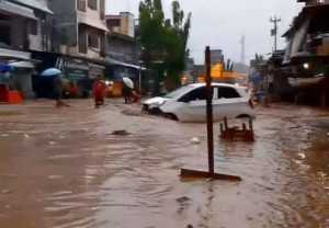 Banjir bandang terjang Bumiayu-Brebes, ratusan rumah terendam