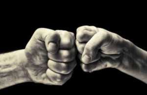 Bentrok ormas dengan kelompok debt collector pecah di Cengkareng