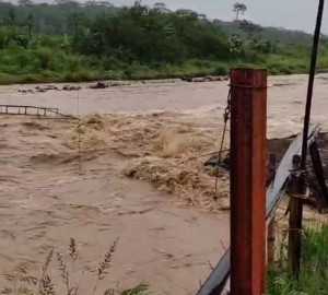 Jembatan Merah di Tanggeung-Cianjur roboh, Desa Pagermaneuh dan Karangtengah terputus