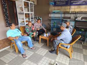 Bhabinkamtibmas Desa Pabuaran Polsek Kemang Perkuat Sinergitas TNI–Polri melalui Kegiatan Sambang dan Silaturahmi Warga