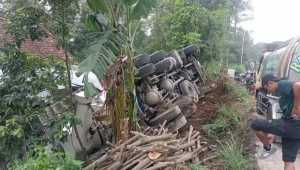 Hindari anak sekolah, truk molen timpa rumah warga di Boyolali