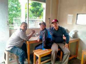 Giat Bhabinkamtibmas Sambangi Tokoh Masyarakat Desa Sukawening Guna Ciptakan Kamtibmas Kondusif