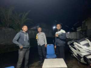 Bhabinkamtibmas Polsek Cisarua Polres Bogor Cek Pos Keamanan Lingkungan dan Sampaikan Pesan Kamtibmas