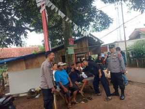 Bhabinkamtibmas Polsek Parung Jalin Kedekatan dengan Warga Desa Binaan dan Sampaikan Imbauan Kamtibmas