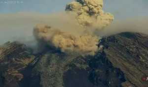 Erupsi Gunung Semeru, kolom abu setinggi 800 meter
