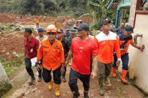 12 korban longsor Cilacap belum ditemukan, Tim SAR kerahkan 947 personel dan 21 alat berat