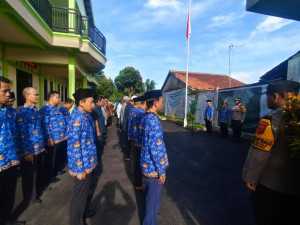 Kapolsek Dramaga Bersama Forkompincam Laksanakan Apel Gabungan Di Desa Sukadamai Kecamatan Dramaga Dilanjut Dialog Bersama, Sampaikan Edukasi