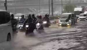 16 RT di Jaksel dan Jakbar terendam banjir akibat hujan deras