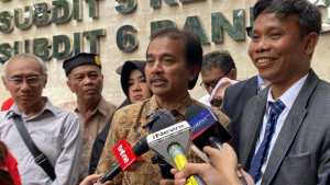 Jadi tersangka kasus fitnah ijazah Jokowi, Roy Suryo cs dicekal dan wajib lapor!