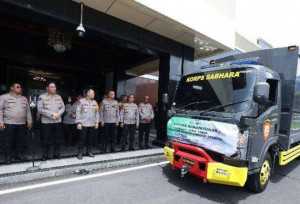 Balita dan lansia jadi prioritas, Polda Jatim kirim bantuan untuk pengungsi erupsi Semeru