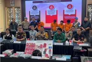 Gondol ratusan gram emas sebelum eks sopir bakar rumah hakim PN Medan