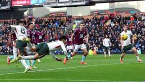 Taklukkan Burnley 2-0, Chelsea tempel Arsenal di puncak klasemen