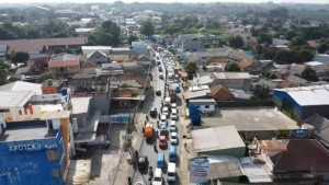 Jembatan Cileungsi II Bogor amblas, jalur Bogor-Jakarta macet parah