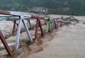Bencana cuaca ekstrem Sumatera: 4 jembatan putus di Aceh, 20 titik longsor di Sibolga dan Tapteng