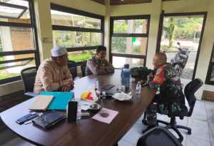 Cegah Gangguan Kamtibmas, Bhabinkamtibmas Polsek Kemang Lakukan Sambang dan Imbauan Keamanan