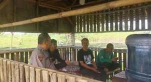 Bhabinkamtibmas Desa Mekarsari Polsek Rumpin Sambang Warga dan Berikan Imbauan Kamtibmas